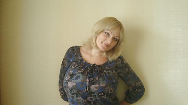 Vollbusige MILF Gigi (nicht Nackt) #20973584