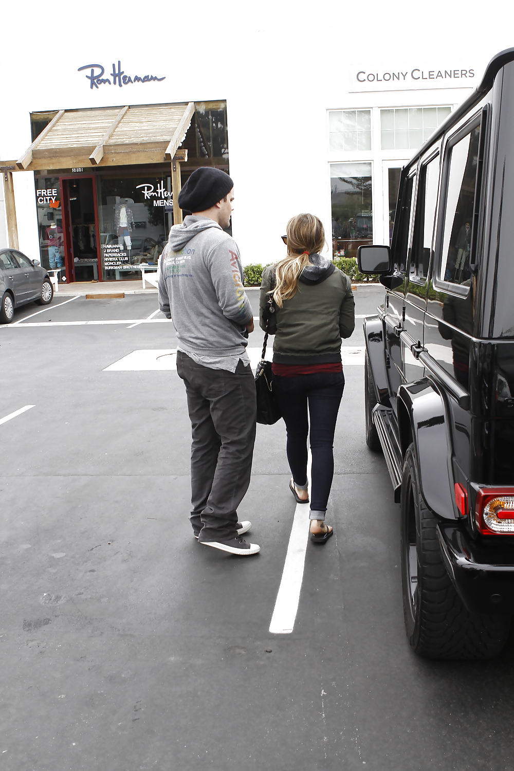 Hilary duff - en jeans mientras sale en los angeles
 #5209612