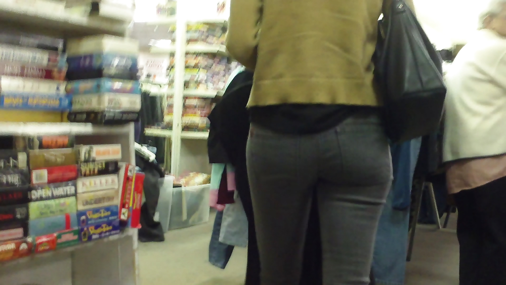 Sexy teen ass & butt cheeks in tight pants #6623746