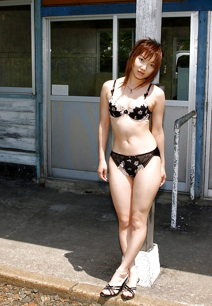 Japanese girl nude in public #13246357