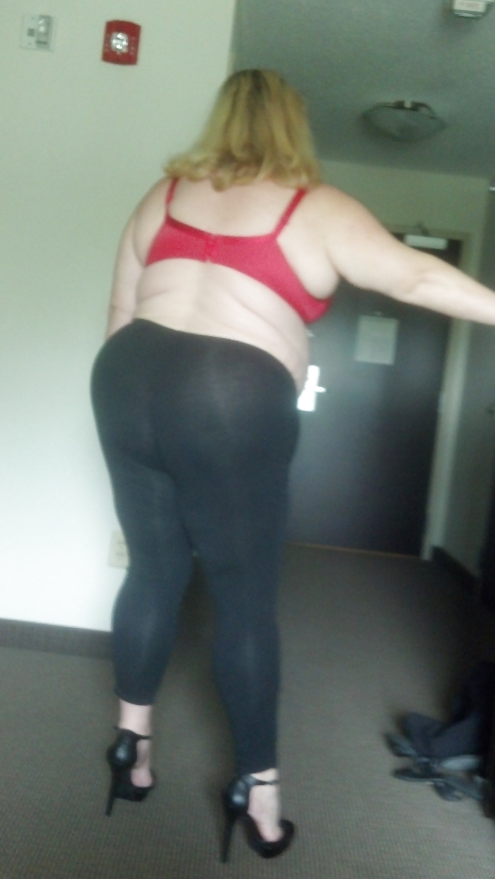 CLOTHED #14223200