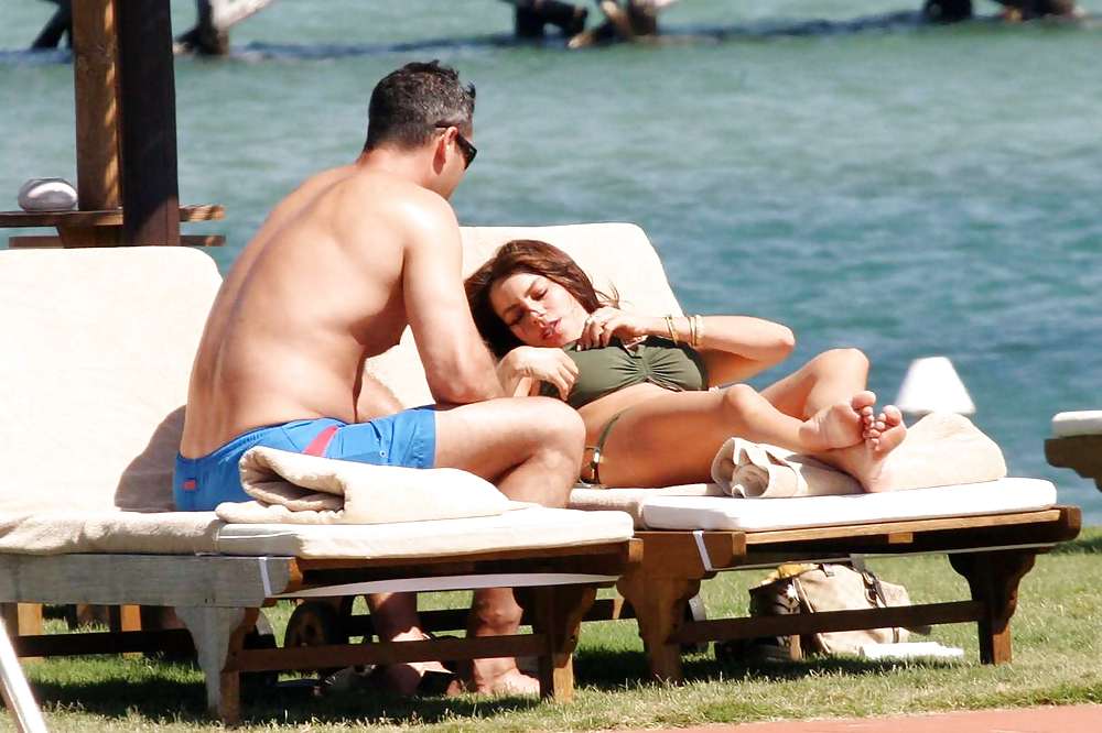 Sofia vergara sol en un bikini muy sexy en ischia
 #4026126