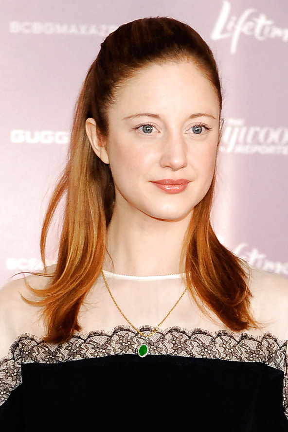 Andrea riseborough
 #18111842