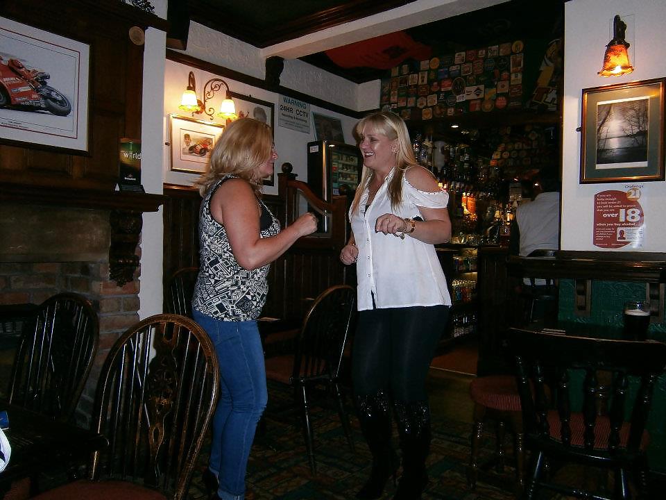 More friends from pub  #17035401