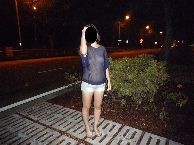 シンガポールの露出狂女性
 #16345487
