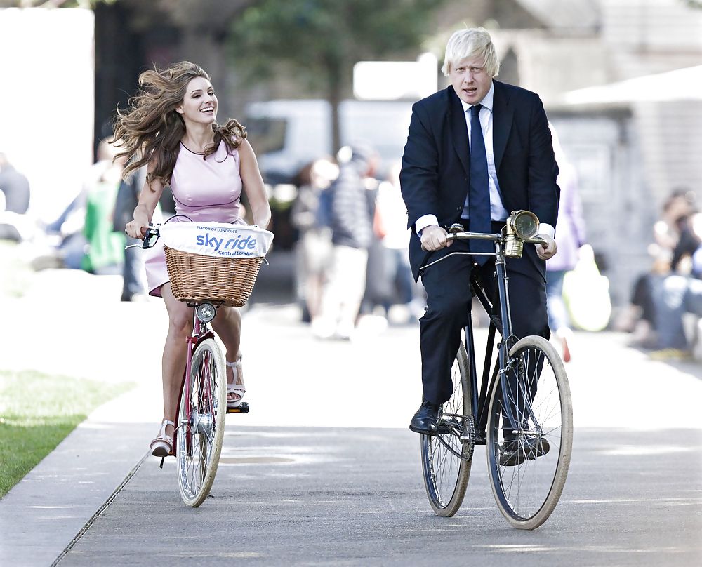 Kelly Brook leggy il sindaco di londra sky ride a Londra
 #5300046