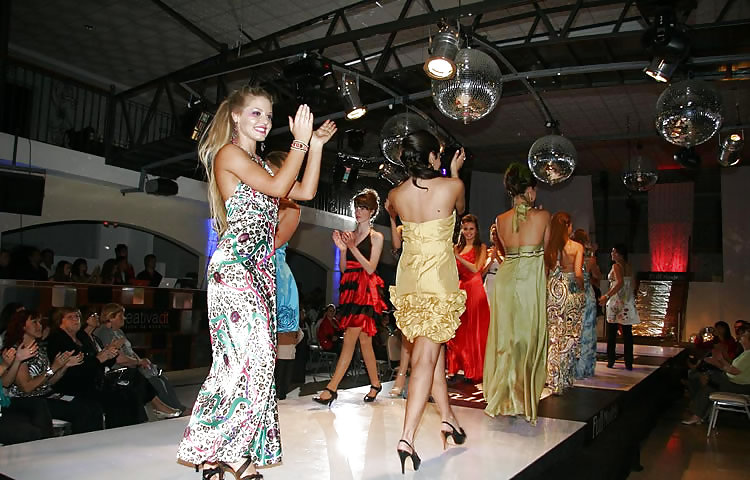 Pasarela y notas #9767283