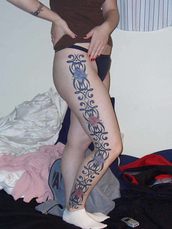 Sborrare sul tatuaggio sexy di mia moglie
 #5824512