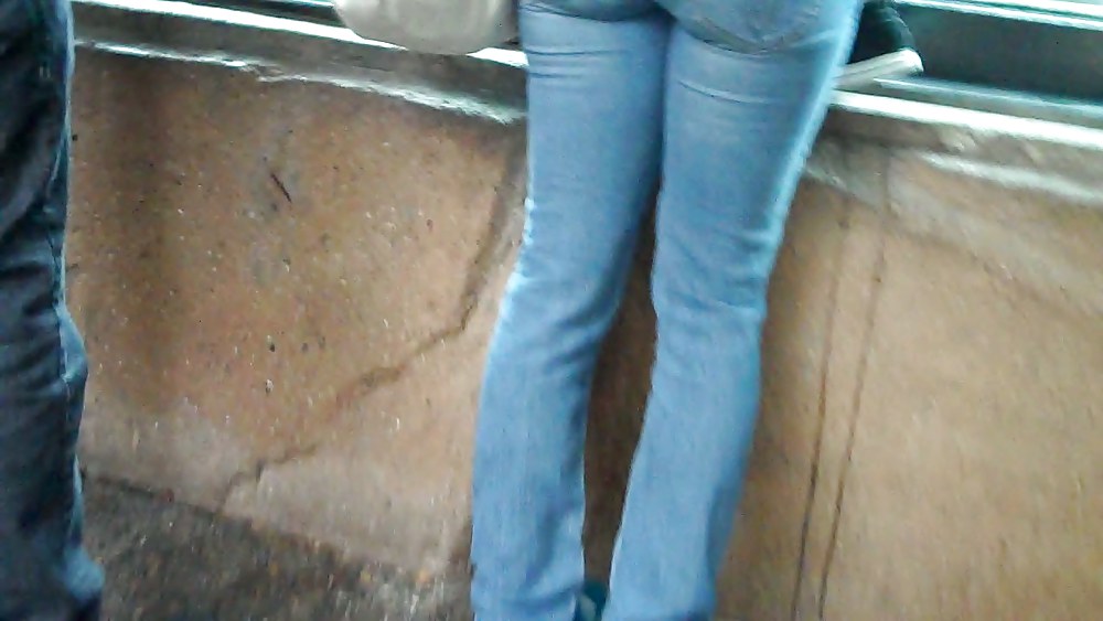 It was nice to see her butt & ass in blue jeans. #5600984