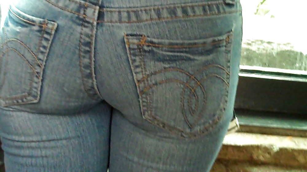 It was nice to see her butt & ass in blue jeans. #5601011