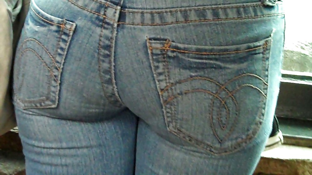 It was nice to see her butt & ass in blue jeans. #5601022