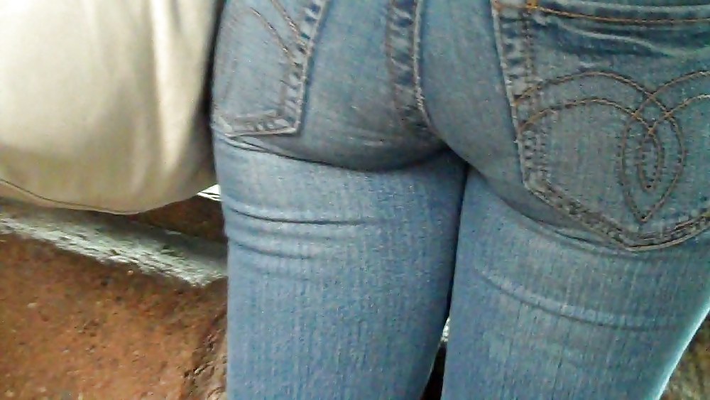 It was nice to see her butt & ass in blue jeans. #5601058