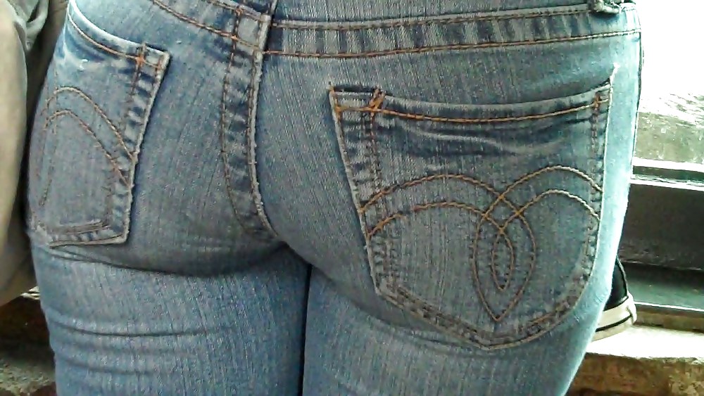 It was nice to see her butt & ass in blue jeans. #5601065