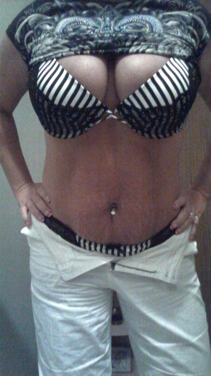 Any suggestions on what to do with cleavage? #7686552