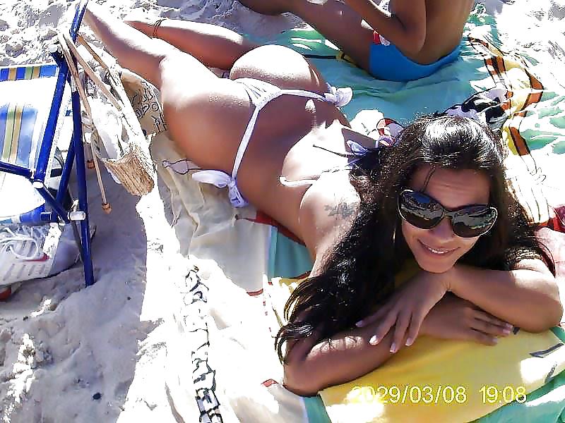 Mix sesso sulla spiaggia 31
 #13581788