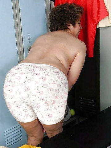 Women in trousers. #8989524