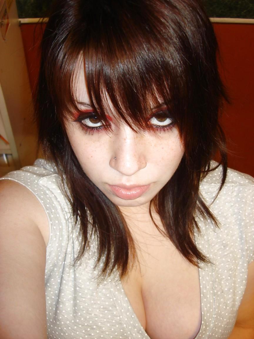 Busty Amateur Emo Girl  #1205761