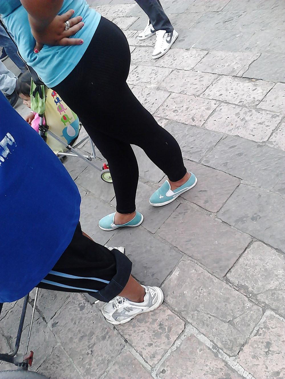 UN CULOTE DE UNA GORDITA EN LICRA #17294854