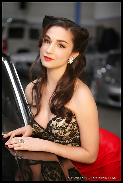 Molly Ephraim #17582437