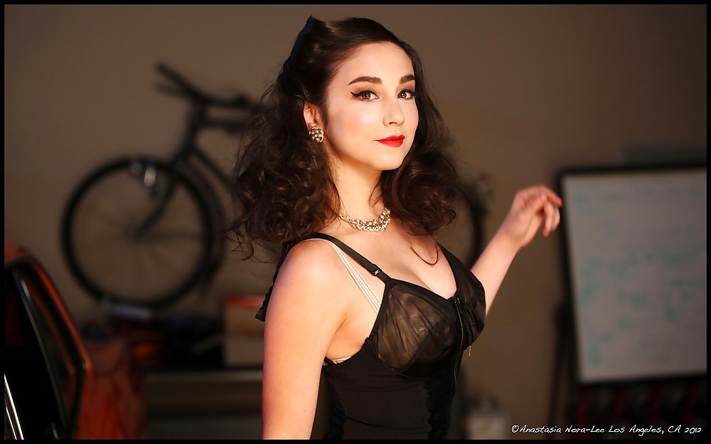 Molly Ephraim #17582477