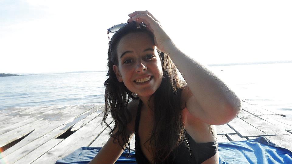 Facebook 4 #18479772