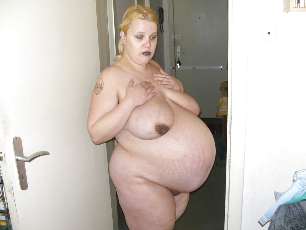 垂れ乳の妊娠中の女の子
 #1176207