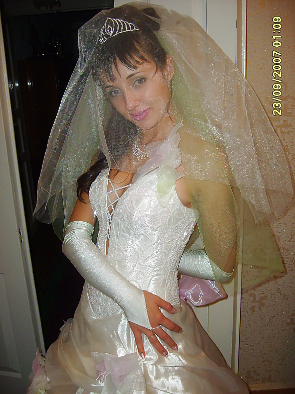 BRIDE #323070
