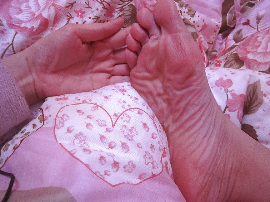 Asian feet and foot fetish. My chinese girlfriend's soles! #16078729