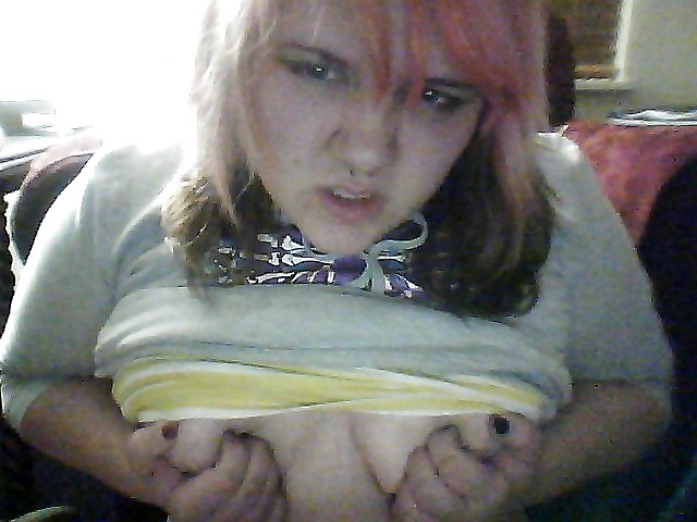 Random B camwhore 01
 #1889541