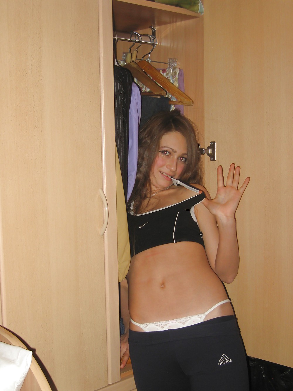 Brown hair girl posing #3744870