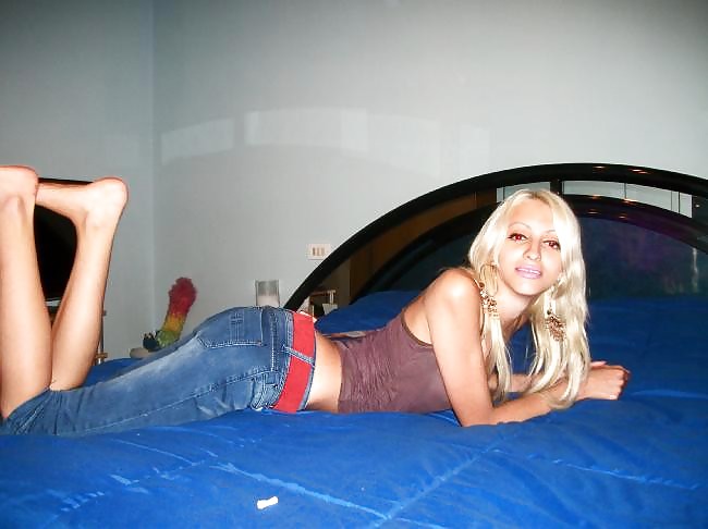 Constantly moving: Ladies in denims II #9656283