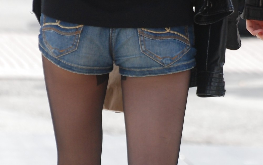 Constantly moving: Ladies in denims II #9656569