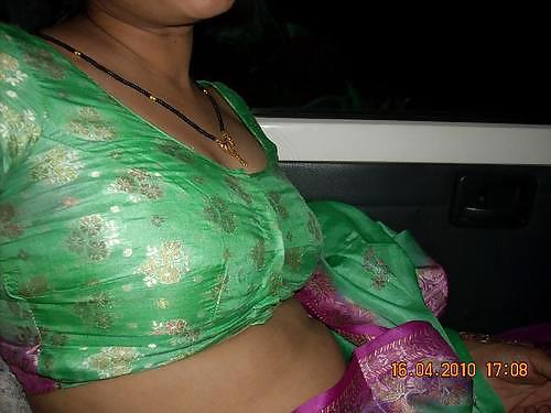 Desi Saree Aunty- Sans Visage #21923303