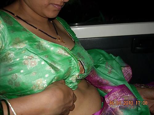 Desi Saree Aunty- Sans Visage #21923307