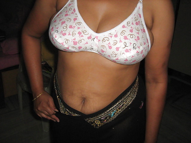 Desi Saree Aunty- Sans Visage #21923578