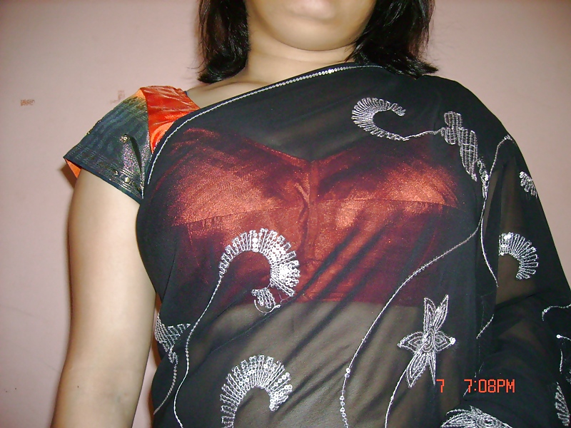 Desi Saree Aunty- Sans Visage #21923602
