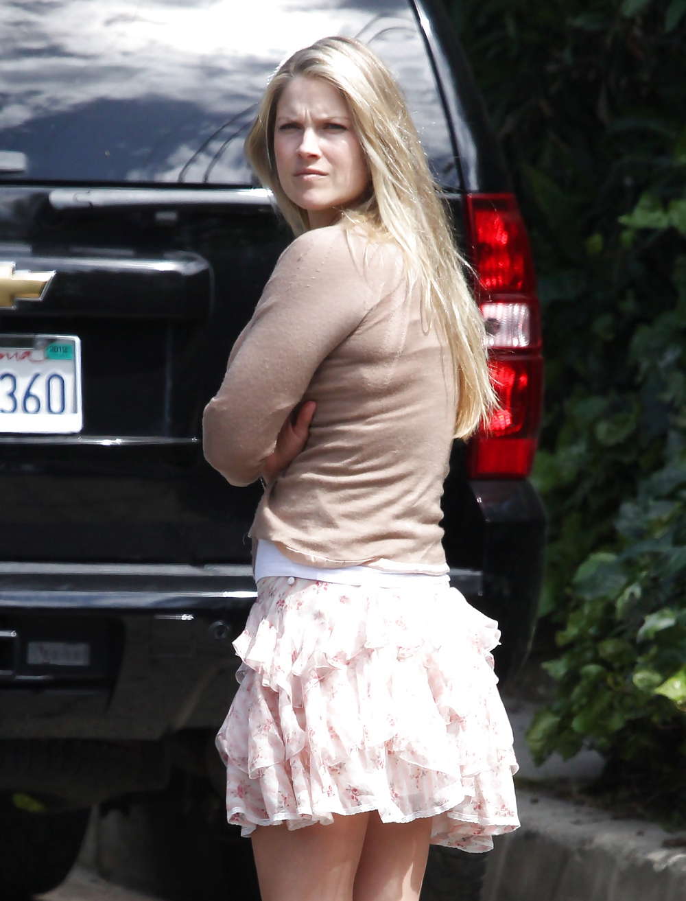 Ali Larter cleavy candids Hollywood Hills #3746056