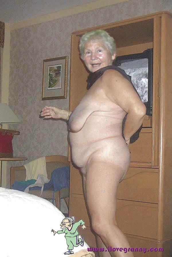 太ったおばあさんと大きなおっぱい
 #12335820