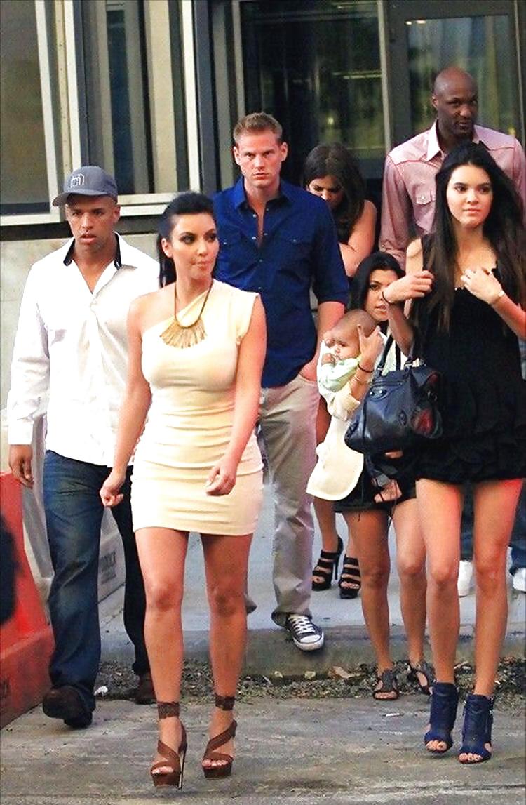 Kim Kardashian - Candids In Einem Engen Kleid In New York #8077811