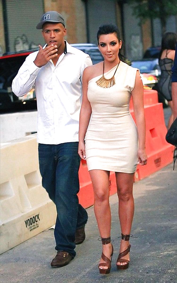 Kim kardashian - candids en un vestido ajustado en nueva york
 #8077817