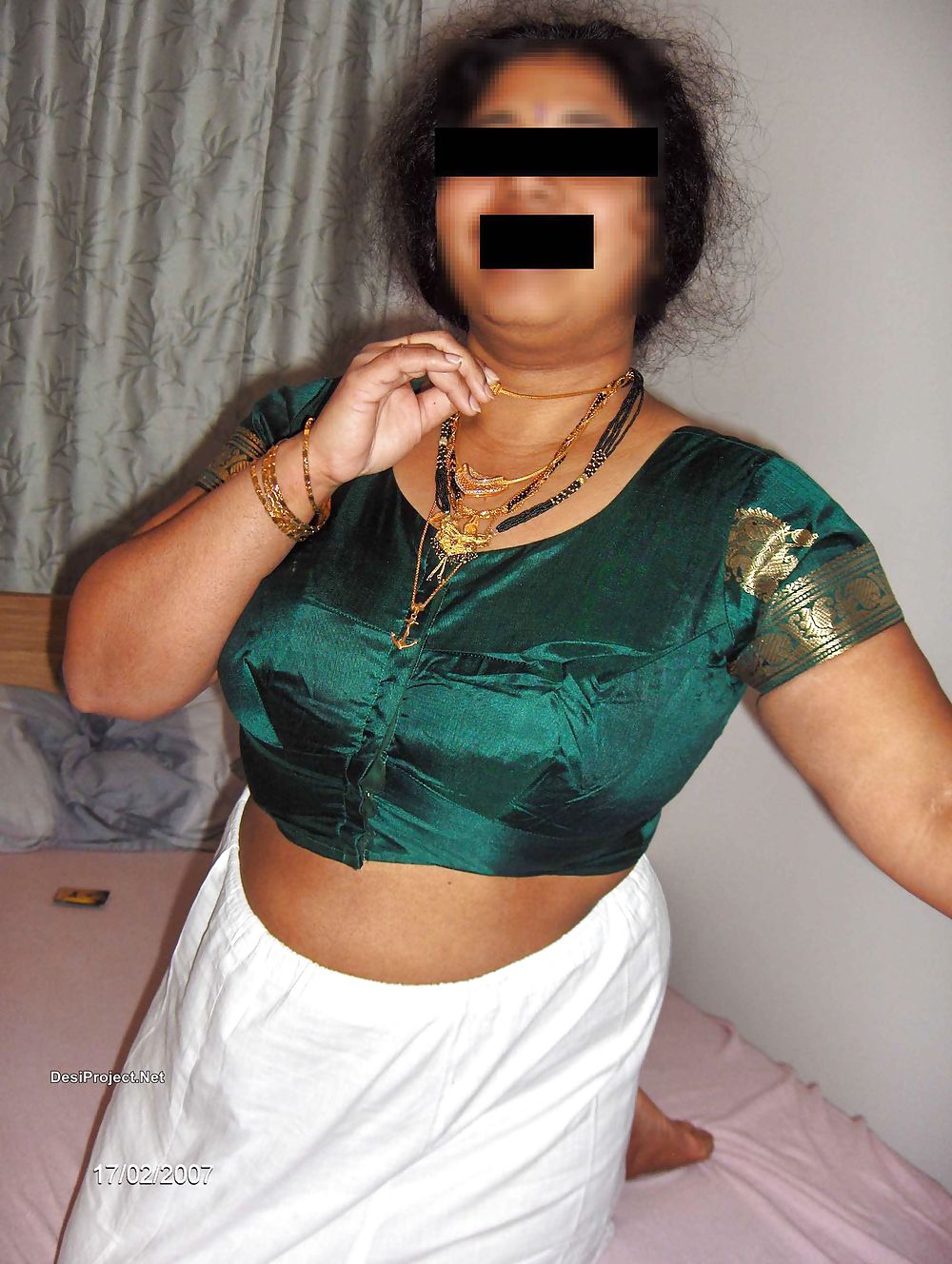 Indian Aunty 72 #18693931