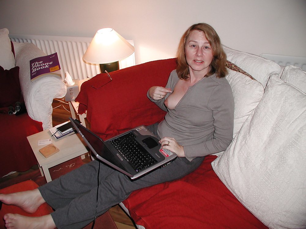 Madame en porte-jaretelles  #9524799