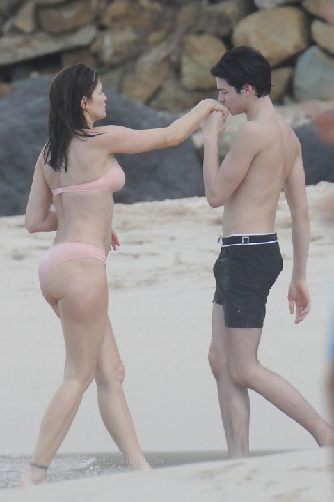 Stephanie seymour then and now i like now post tintop #7508347