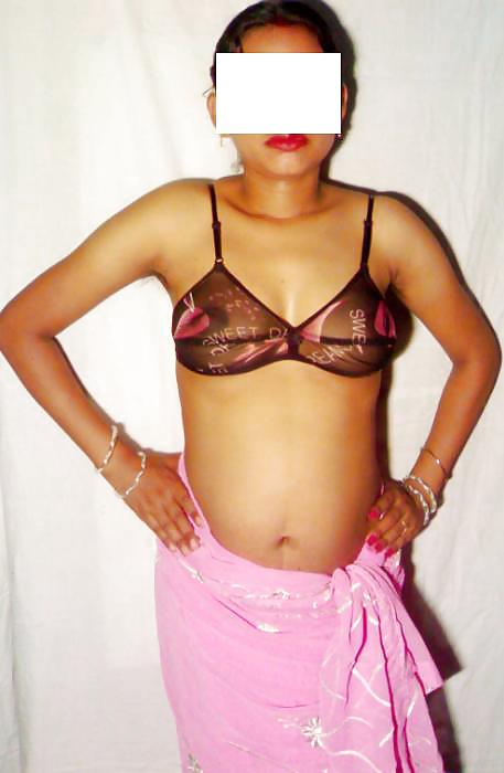 Esposa india esconde su cara
 #3134468