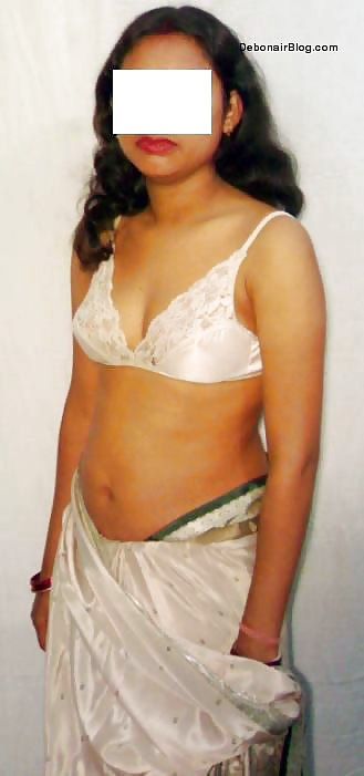 Femme Indienne Cache Son Visage #3134582