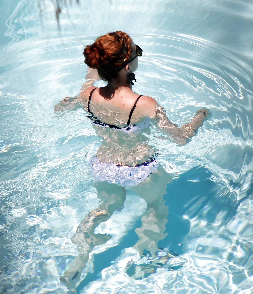 Katy perry bikini piscina candids in miami
 #4316755