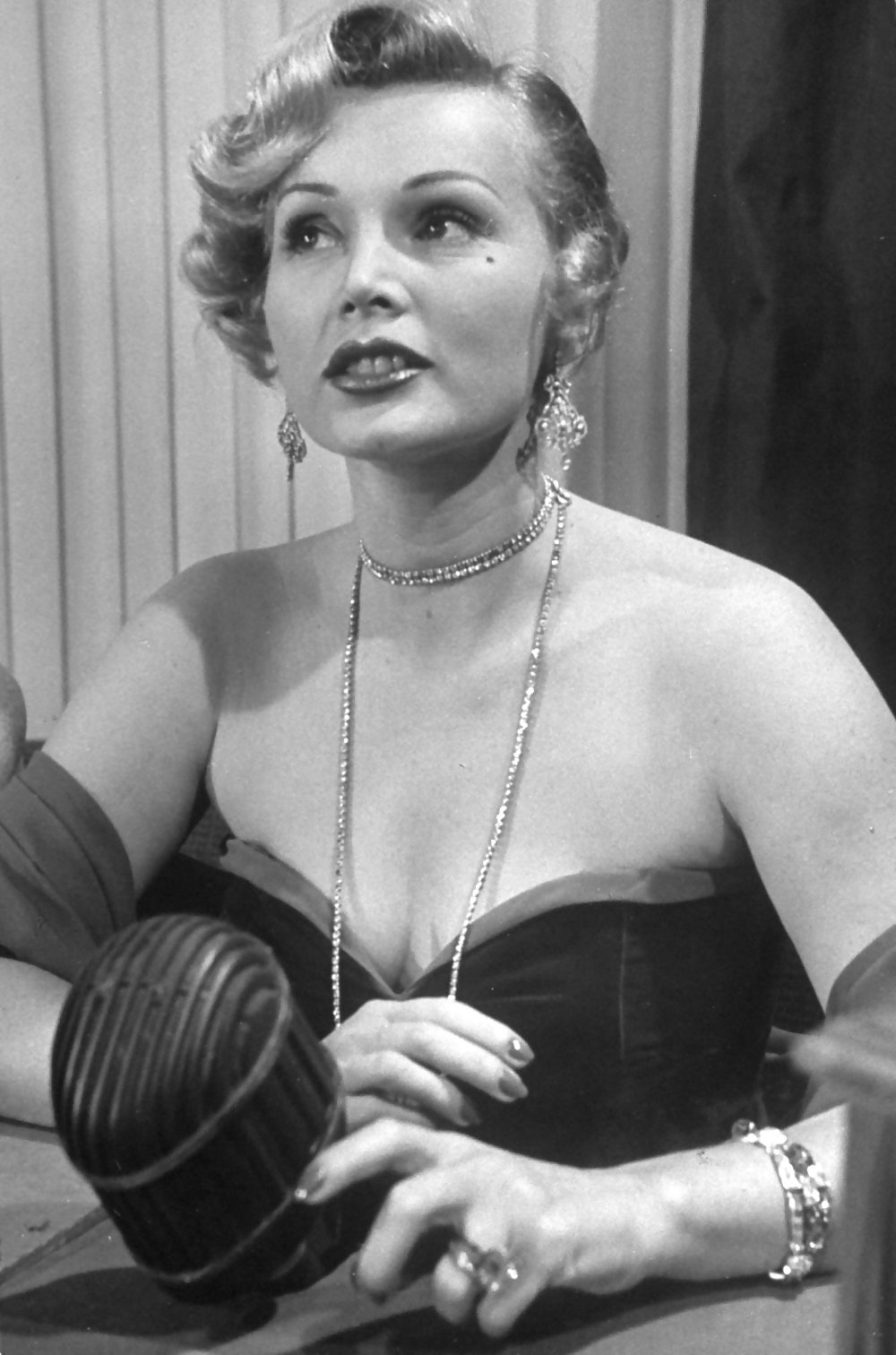 Zsa zsa gabor
 #16144016