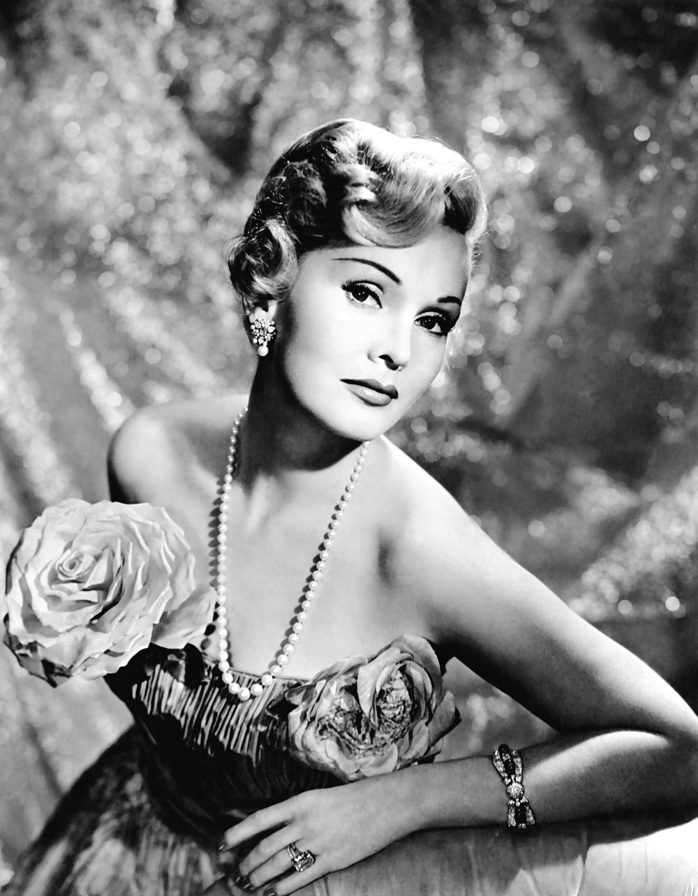 Zsa zsa gabor
 #16144118