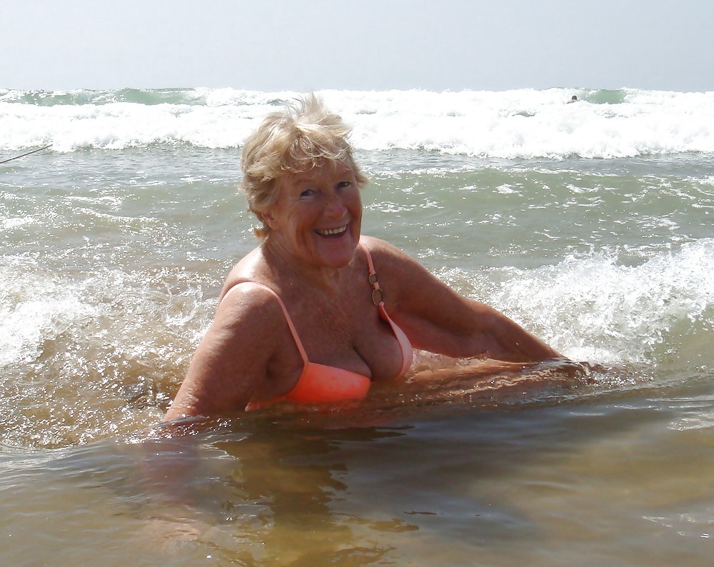 Badeanzug Milfs Und Gilfs #7551894