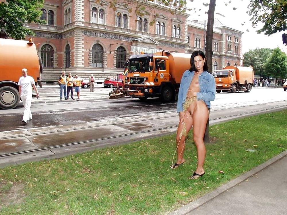 FLASHING IN PUBLIC - NOEMI #8970411